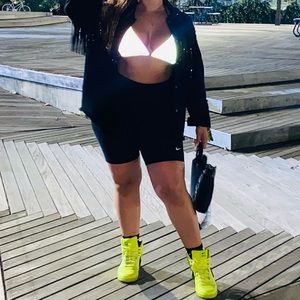 Meet your Posher, Nellie